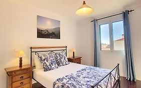 Sea N' Sun Apartment By Lovelystay